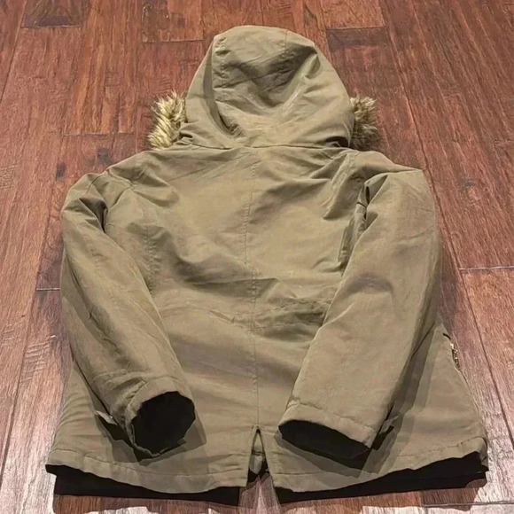 Large LOVE TREE Military Green Hooded Fur Coat - Picture 8 of 12